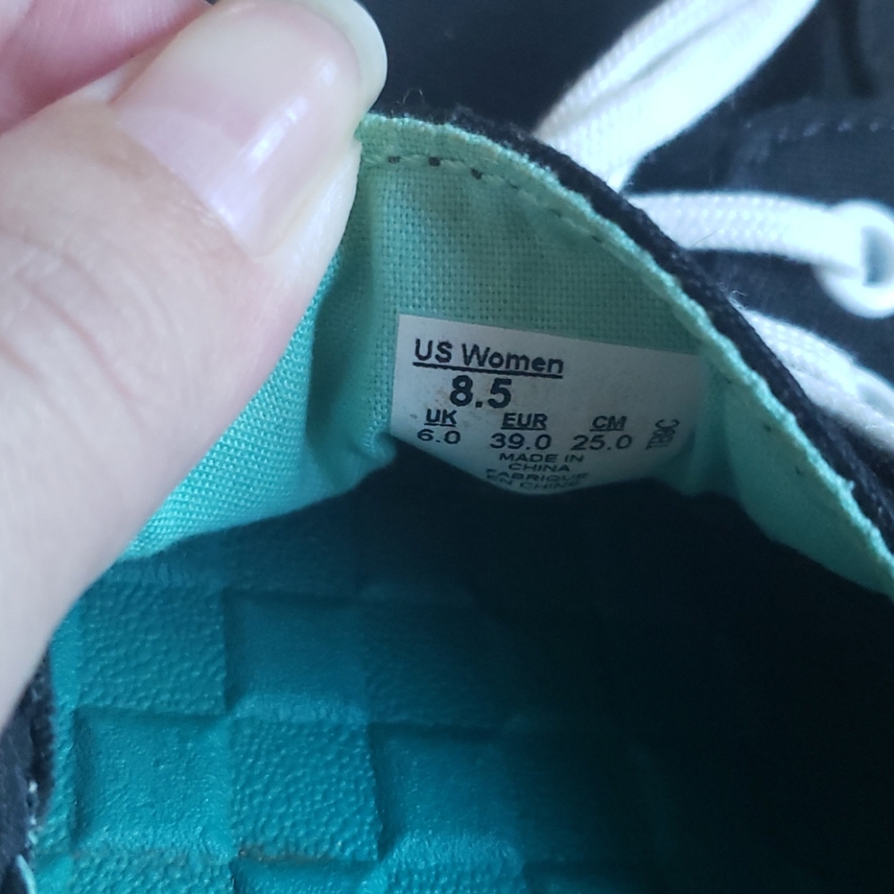 Vans - Picture 2 of 3